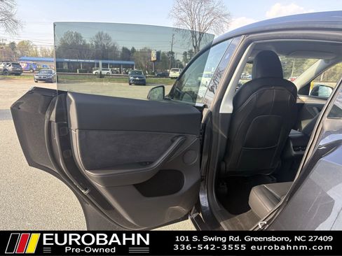Used 2024 Tesla Model Y Long Range AWD/4WD image 10
