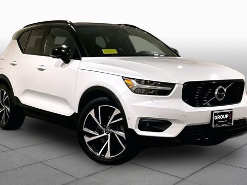Used 2021 Volvo XC40 T5 R-Design w/ Advanced Package AWD/4WD image 2