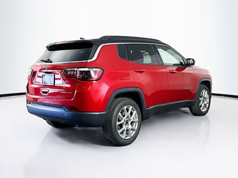 Used 2025 Jeep Compass Limited image 9