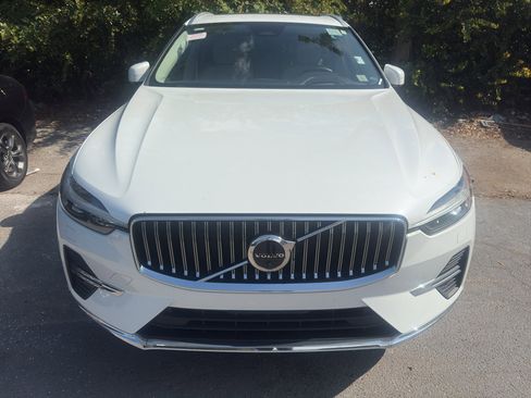 Used 2023 Volvo XC60 B5 Ultimate w/ Climate Package AWD/4WD image 2