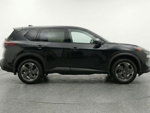 Used 2025 Nissan Rogue SV AWD/4WD image 11