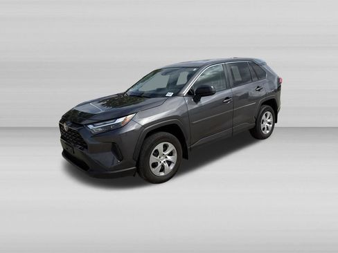 Used 2023 Toyota RAV4 LE AWD/4WD image 11