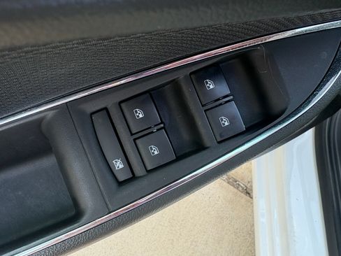 Used 2019 Chevrolet Cruze LS w/ LS Convenience Package FWD image 11