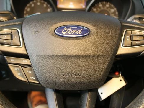 Used 2017 Ford Focus SE FWD image 18