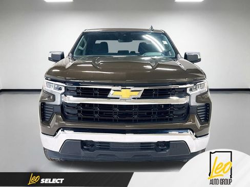 Used 2024 Chevrolet Silverado 1500 LT AWD/4WD image 2