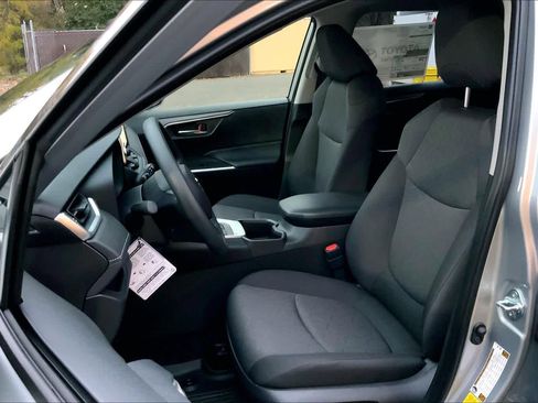 New 2025 Toyota RAV4 XLE image 9