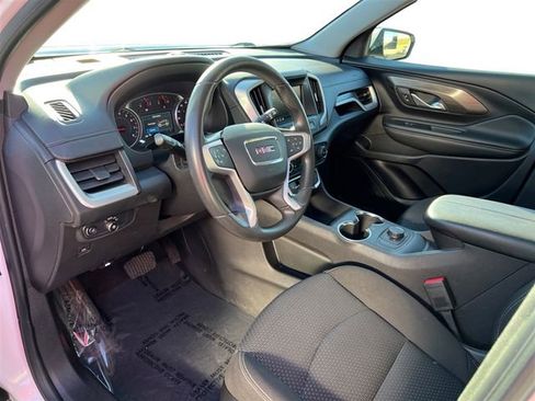 Used 2024 GMC Terrain SLE image 12