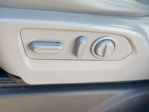 Used 2022 GMC Sierra 1500 SLT image 12