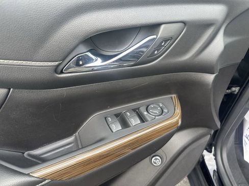 Used 2023 GMC Acadia SLE w/ Driver Convenience Package FWD image 22