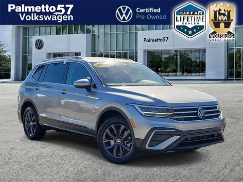 Used 2023 Volkswagen Tiguan SE image 1