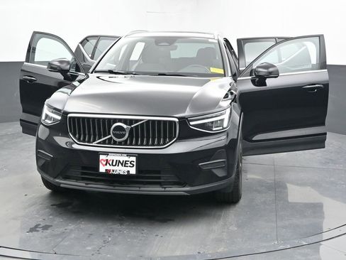 Used 2025 Volvo XC40 B5 Core AWD/4WD image 34