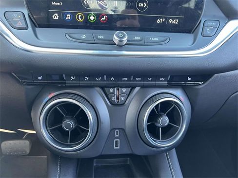 Certified 2025 Chevrolet Blazer LT w/ Convenience Package image 22