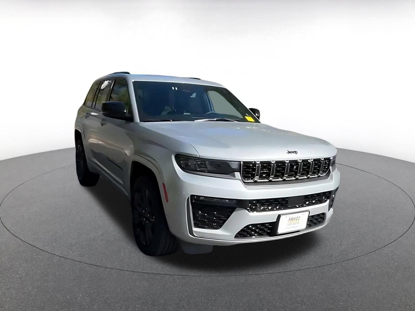 Used 2026 Jeep Grand Cherokee Limited AWD/4WD image 3