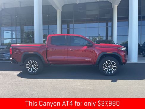 Used 2023 GMC Canyon AT4 w/ AT4 Premium Package AWD/4WD image 6