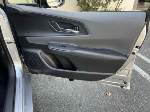 Used 2024 Toyota Prius XLE image 25