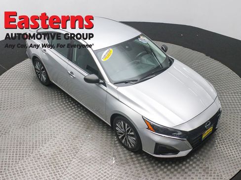 Used 2024 Nissan Altima 2.5 SV image 3