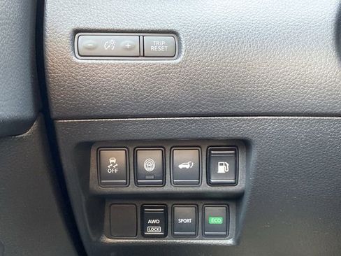 Used 2019 Nissan Rogue SV image 23