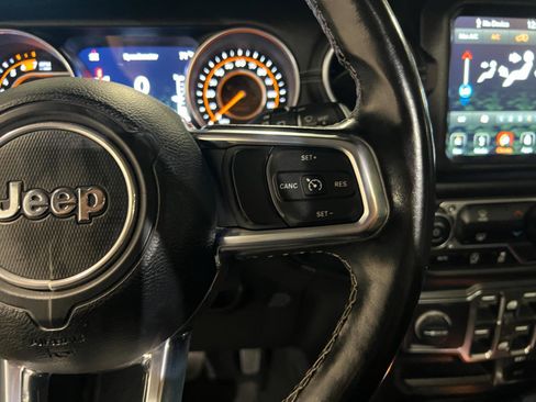 Used 2020 Jeep Wrangler Unlimited Sahara image 14