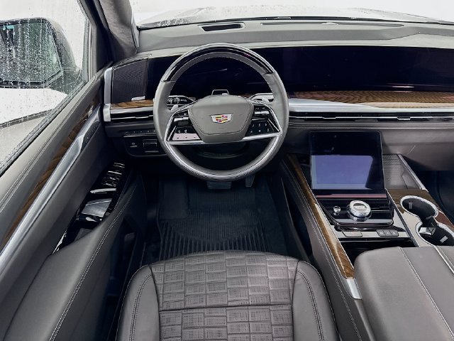 Used 2025 Cadillac Escalade Sport Platinum w/ LPO, Floor Liner Package AWD/4WD image 25