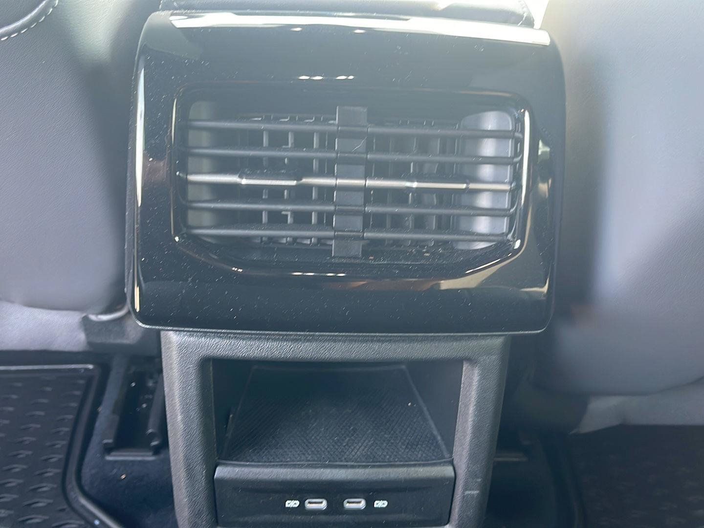 Certified 2025 Volkswagen ID.4 Pro AWD/4WD image 19