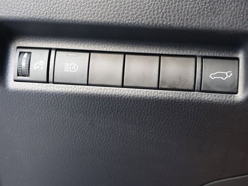 Used 2020 Toyota RAV4 XLE Premium image 24