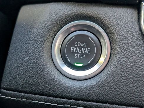 Used 2025 Chevrolet Colorado LT w/ LT Convenience Package image 32