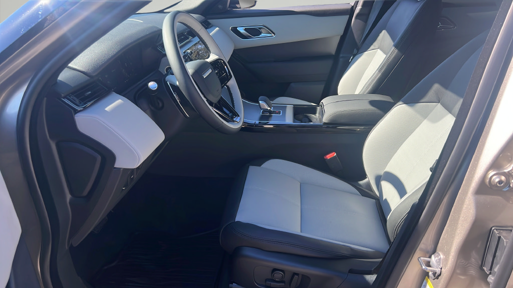 New 2026 Land Rover Range Rover Velar S AWD/4WD image 5
