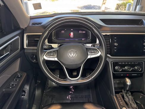 Used 2022 Volkswagen Atlas SE w/ Panoramic Sunroof Package AWD/4WD image 19