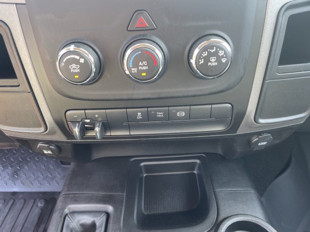 Used 2018 RAM 3500 Tradesman w/ Chrome Appearance Group AWD/4WD image 19