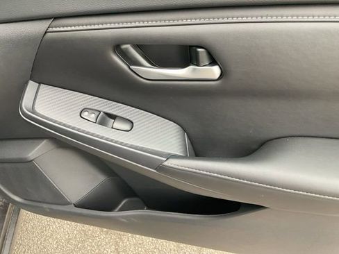 Used 2025 Nissan Sentra SV image 14