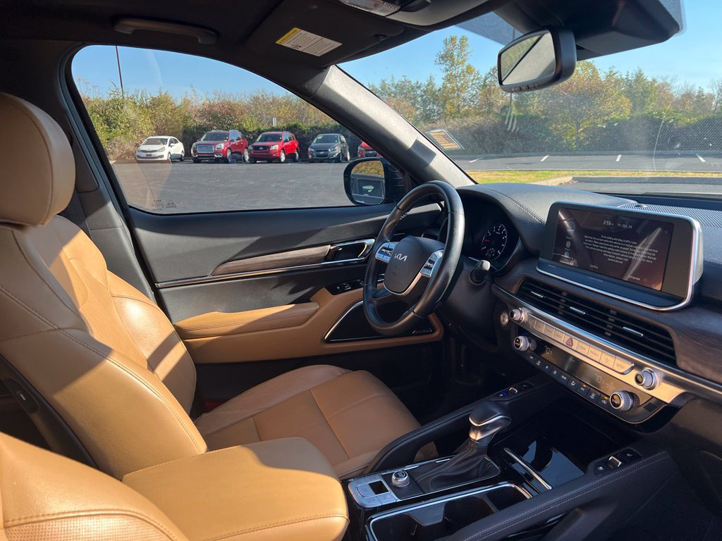 Used 2022 Kia Telluride SX w/ Towing Package FWD image 9