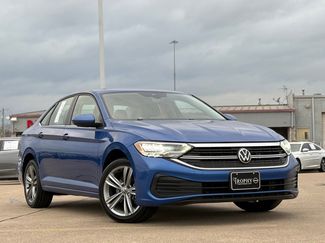 Used 2024 Volkswagen Jetta SE video 2