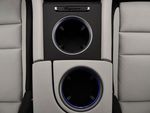 Used 2025 Porsche Taycan image 32