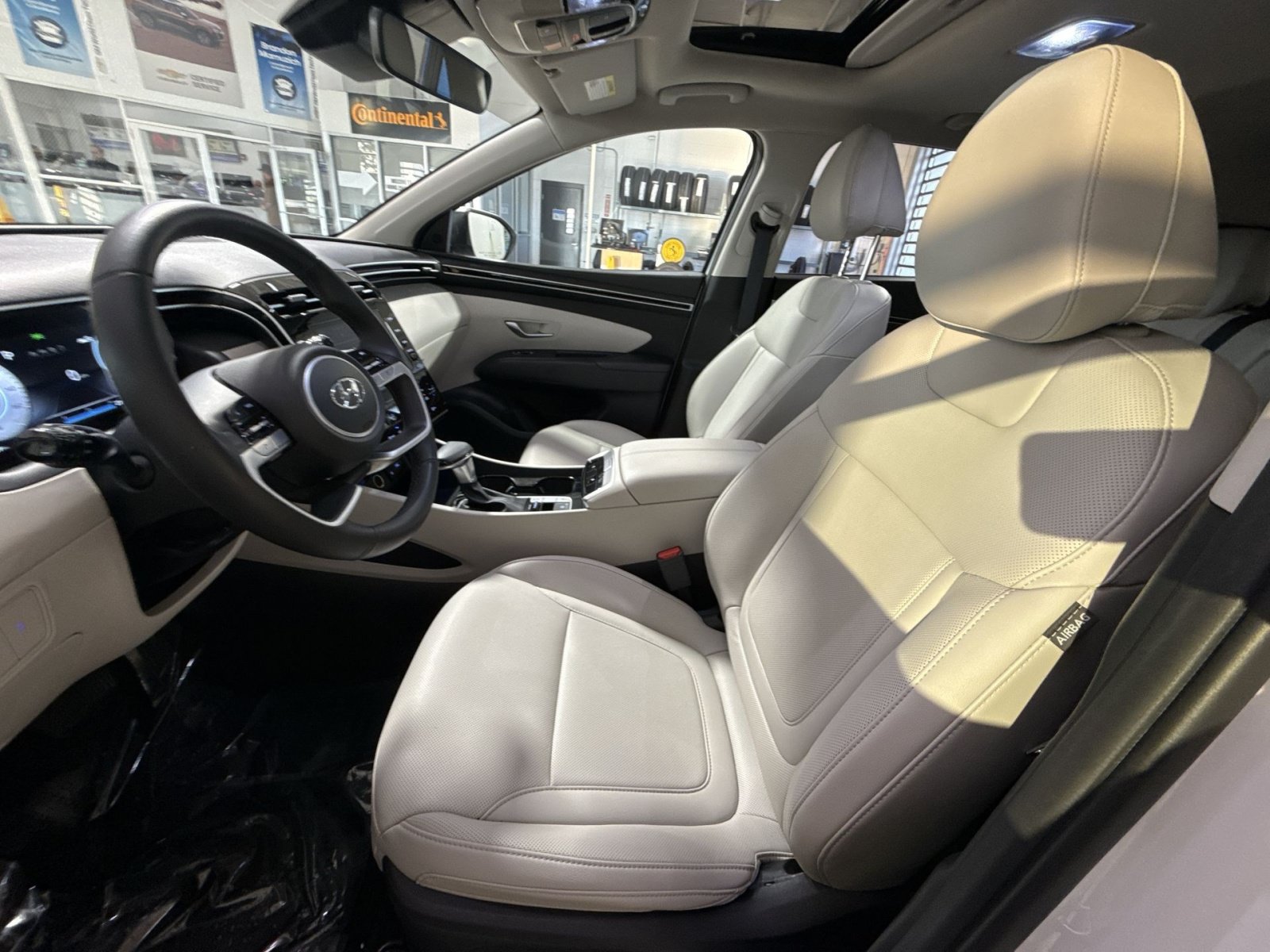 Used 2023 Hyundai Tucson SEL w/ Convenience Package AWD/4WD image 14
