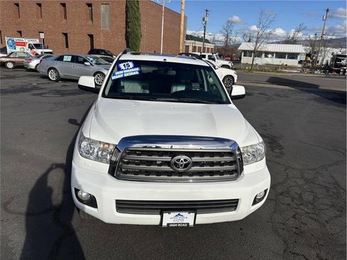 Used 2015 Toyota Sequoia SR5 image 8