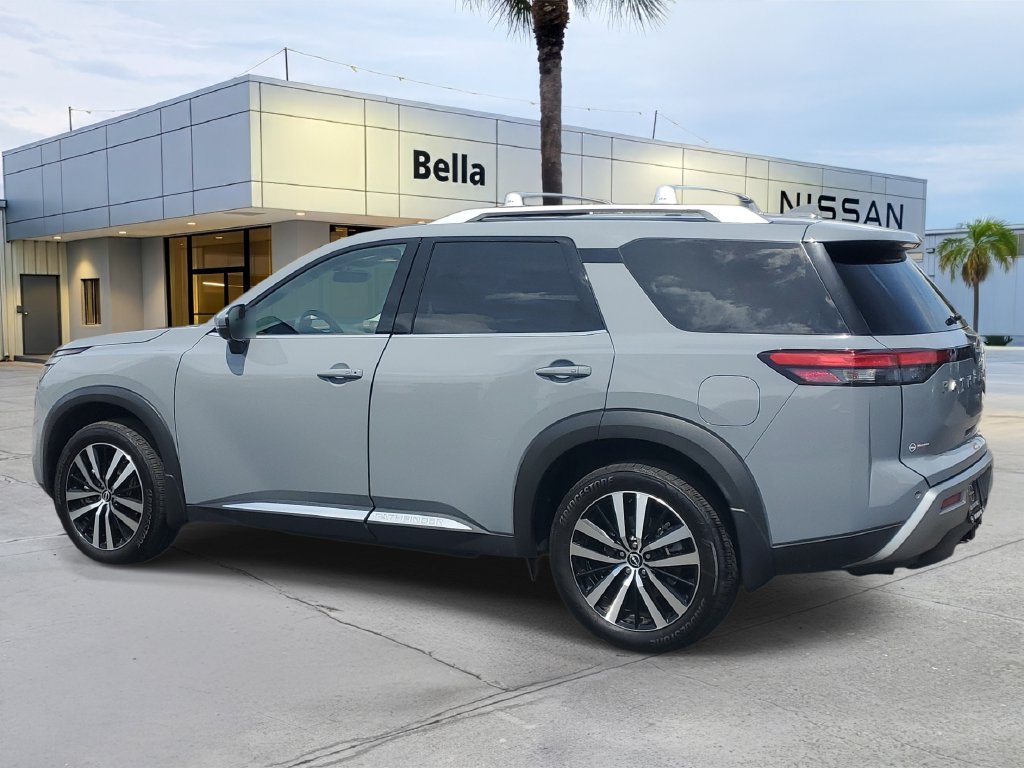 Used 2025 Nissan Pathfinder Platinum w/ Cargo Package FWD image 3