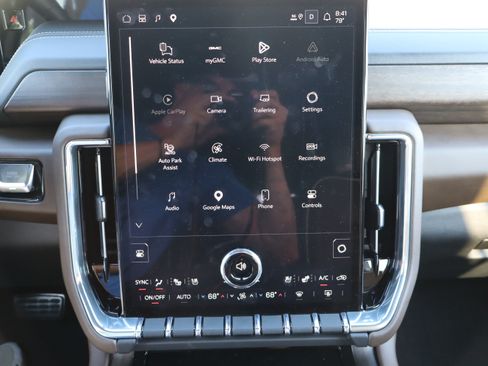 Used 2025 GMC Yukon Denali Ultimate AWD/4WD image 28
