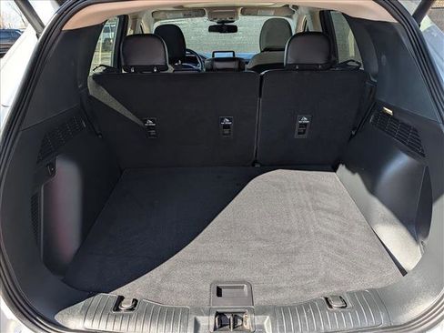 Used 2020 Ford Escape Titanium image 19