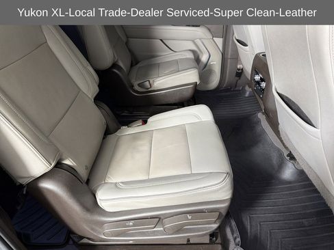 Used 2022 GMC Yukon XL SLT w/ SLT Luxury Package image 14