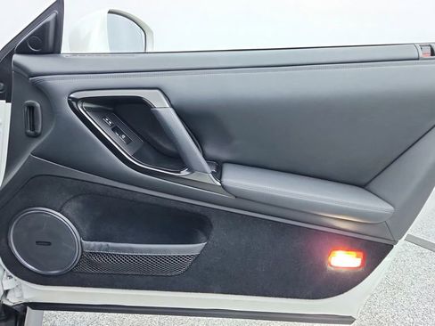 Used 2021 Nissan GT-R Premium image 21