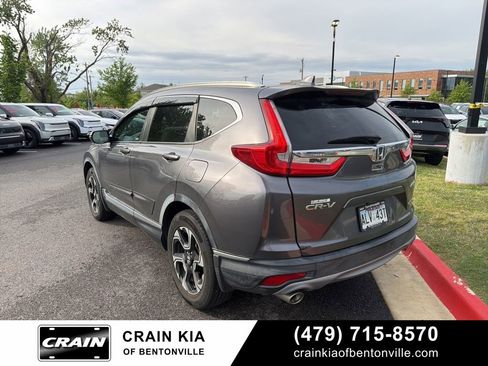 Used 2019 Honda CR-V Touring image 3