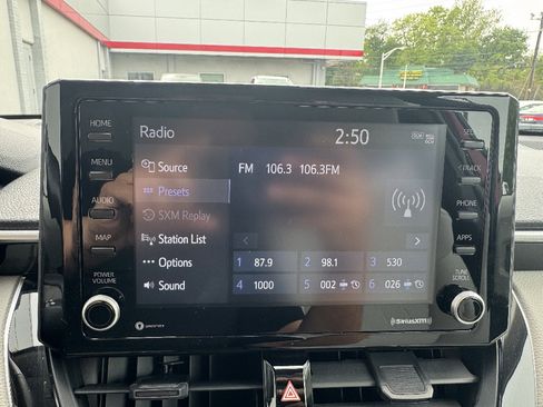 Used 2022 Toyota Corolla Cross LE w/ Moonroof Package AWD/4WD image 15