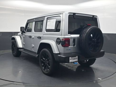 Used 2022 Jeep Wrangler Unlimited Sahara AWD/4WD image 7