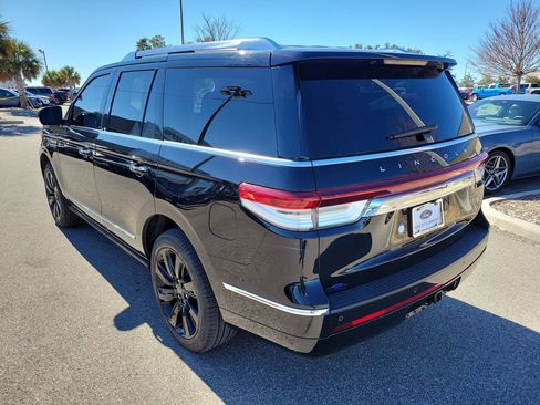 Used 2022 Lincoln Navigator Reserve image 3