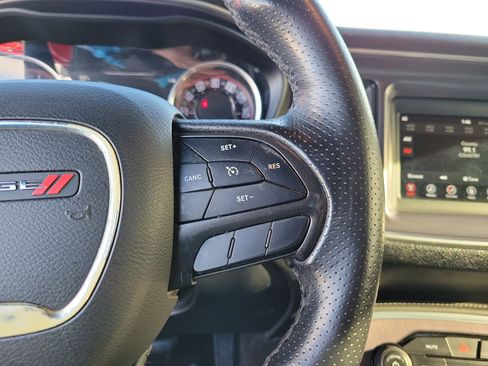 Used 2018 Dodge Challenger R/T image 19