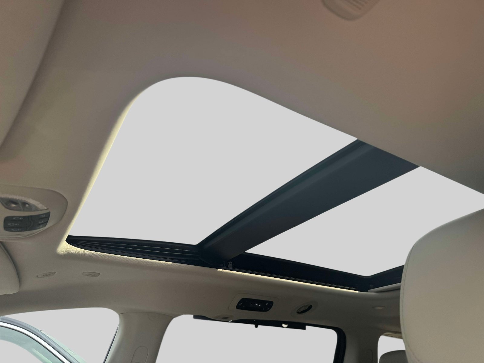 Used 2020 Chrysler Pacifica Touring-L w/ Advanced Safetytec Group FWD image 30