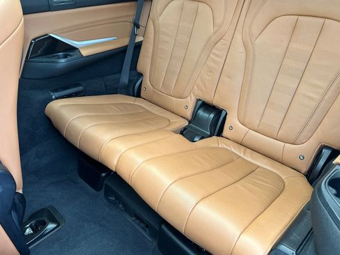 Used 2022 BMW X7 xDrive40i w/ Premium Package image 19