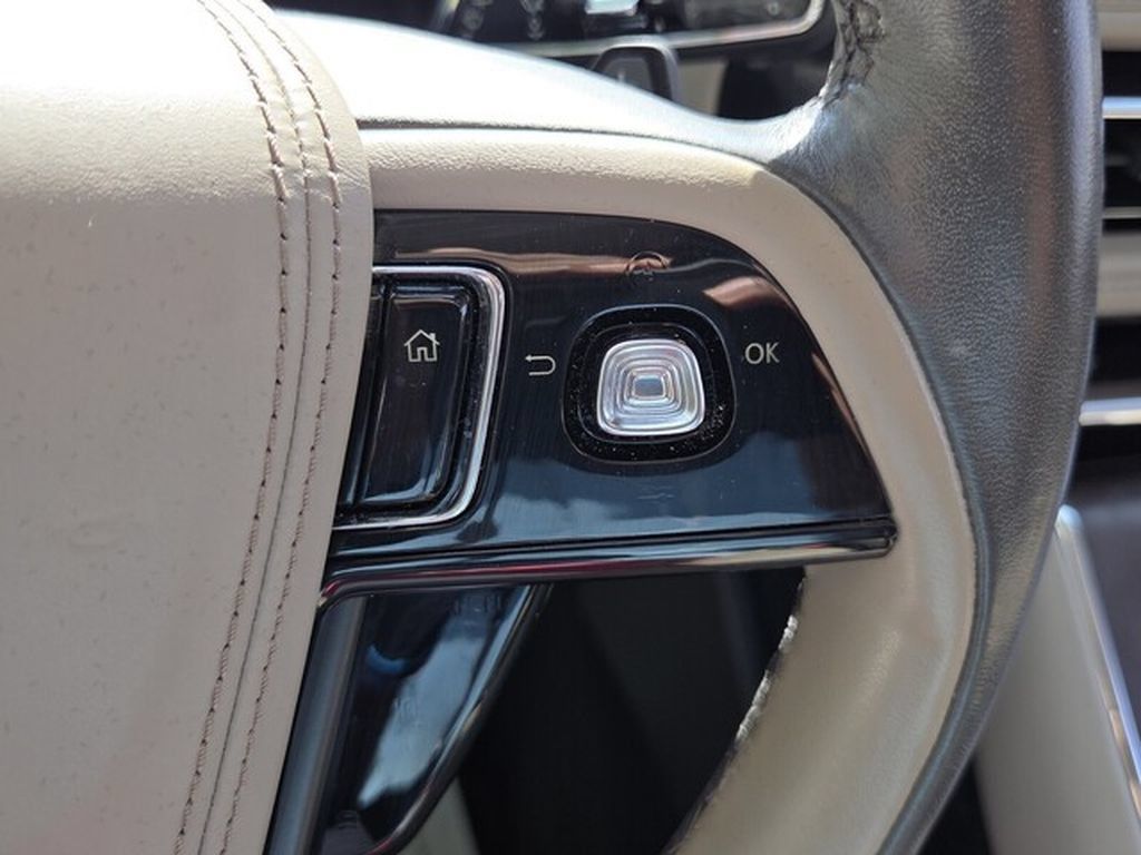 Used 2023 Lincoln Aviator Reserve w/ Equipment Group 201A AWD/4WD image 26