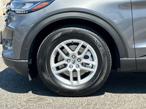 New 2026 Ford Explorer Active w/ Active Comfort Package RWD image 28