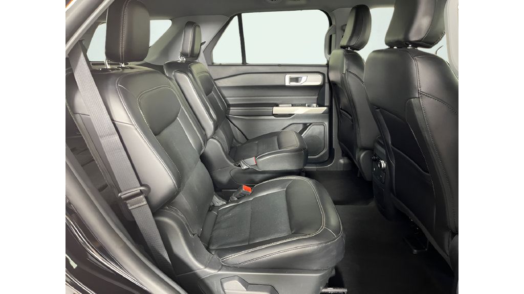 Used 2024 Ford Explorer Limited AWD/4WD image 11